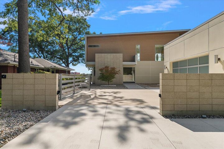 Property Photo:  602 Lawn Avenue  MI 49424 