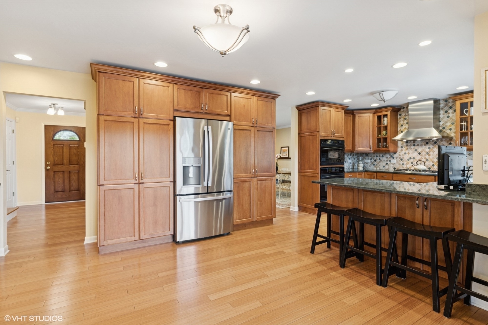 Property Photo: 1831 Ellendale Drive IL 60062