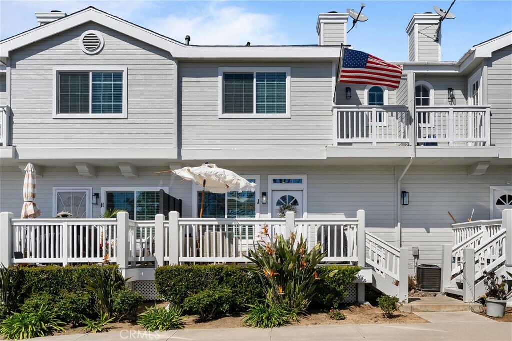 Property Photo: 357 W Wilson Street J CA 92627
