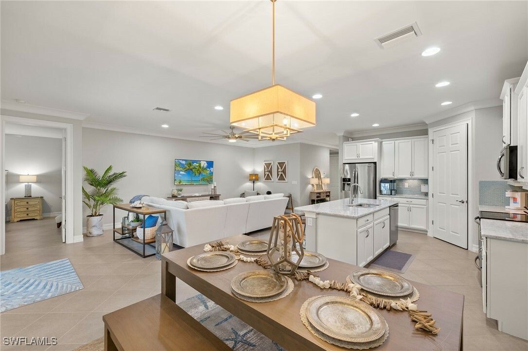 Property Photo: 14671 Topsail Drive FL 34114