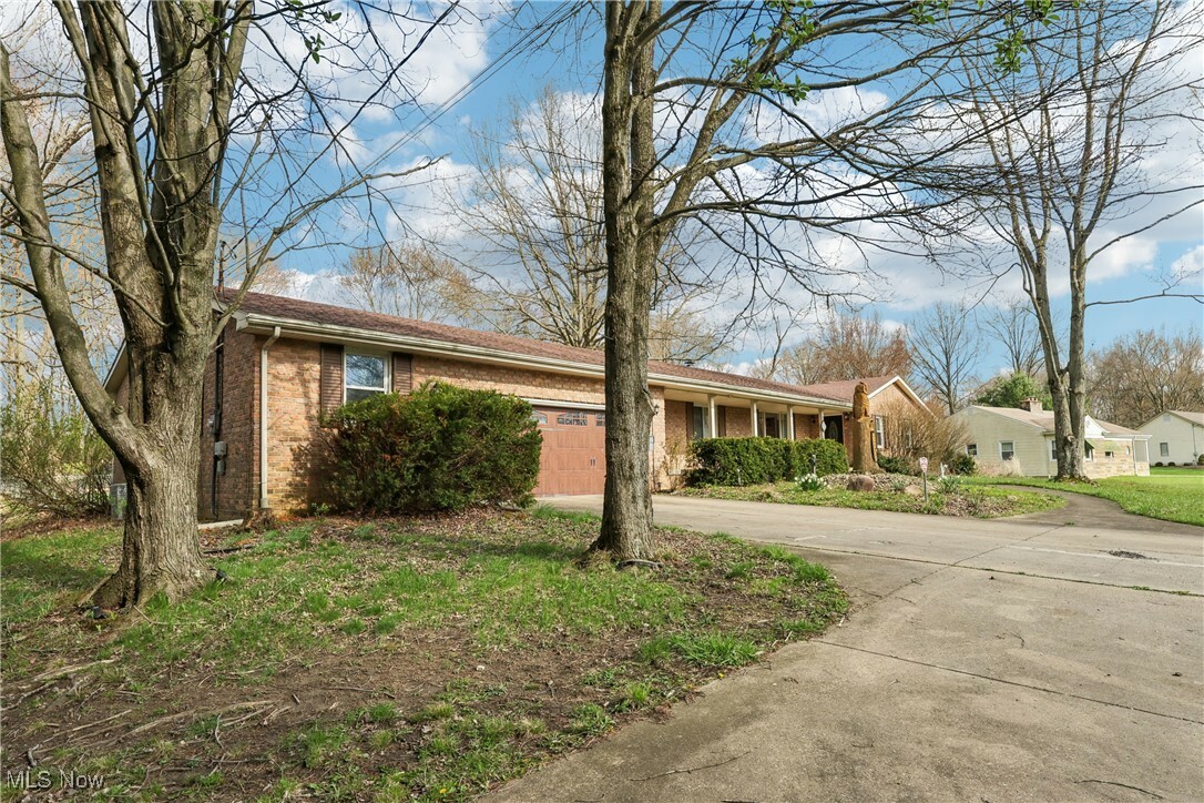 Property Photo: 7357 E Parkside Drive OH 44512