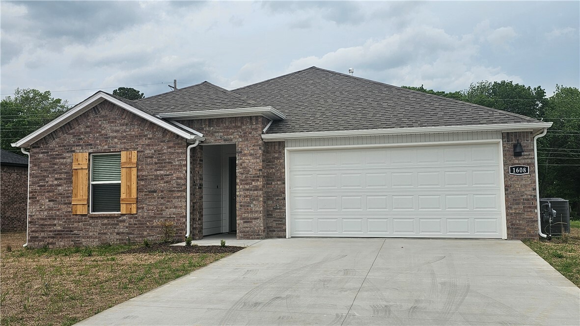 Property Photo: 1608 Ridgeview Drive AR 72762