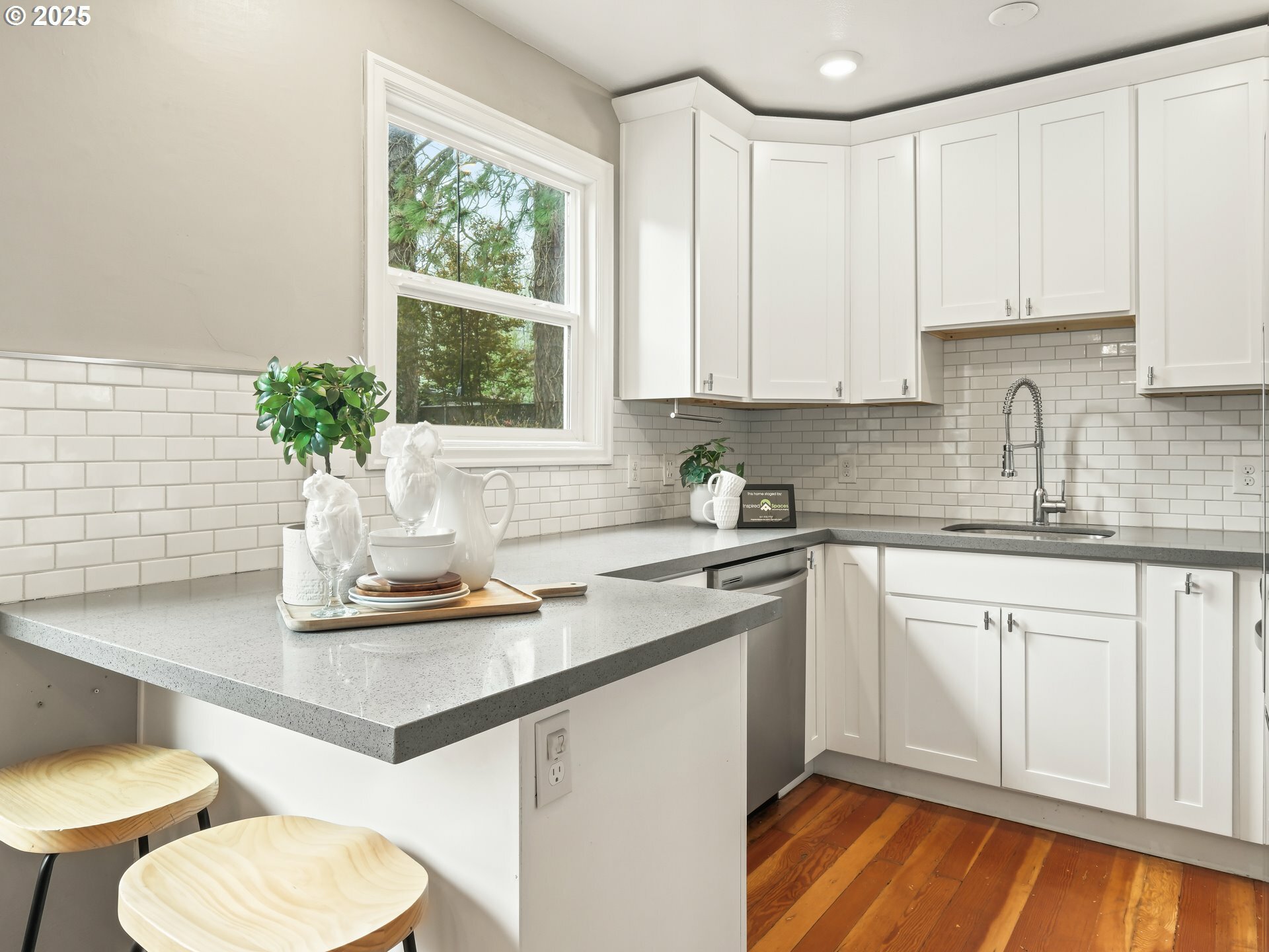 Property Photo: 3329 NE 89th Ave OR 97220
