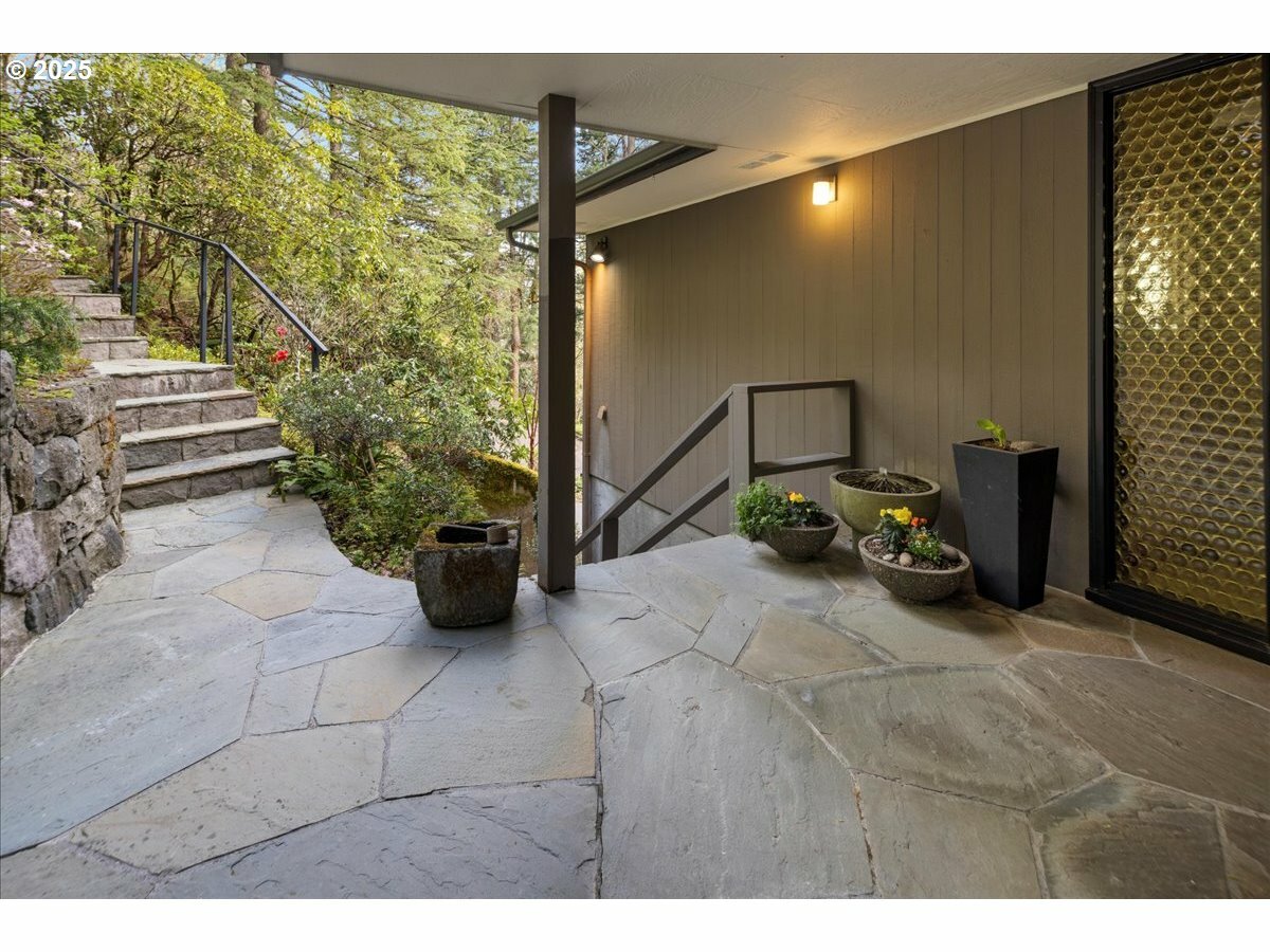 Property Photo: 3336 SW Fairmount Ln OR 97239