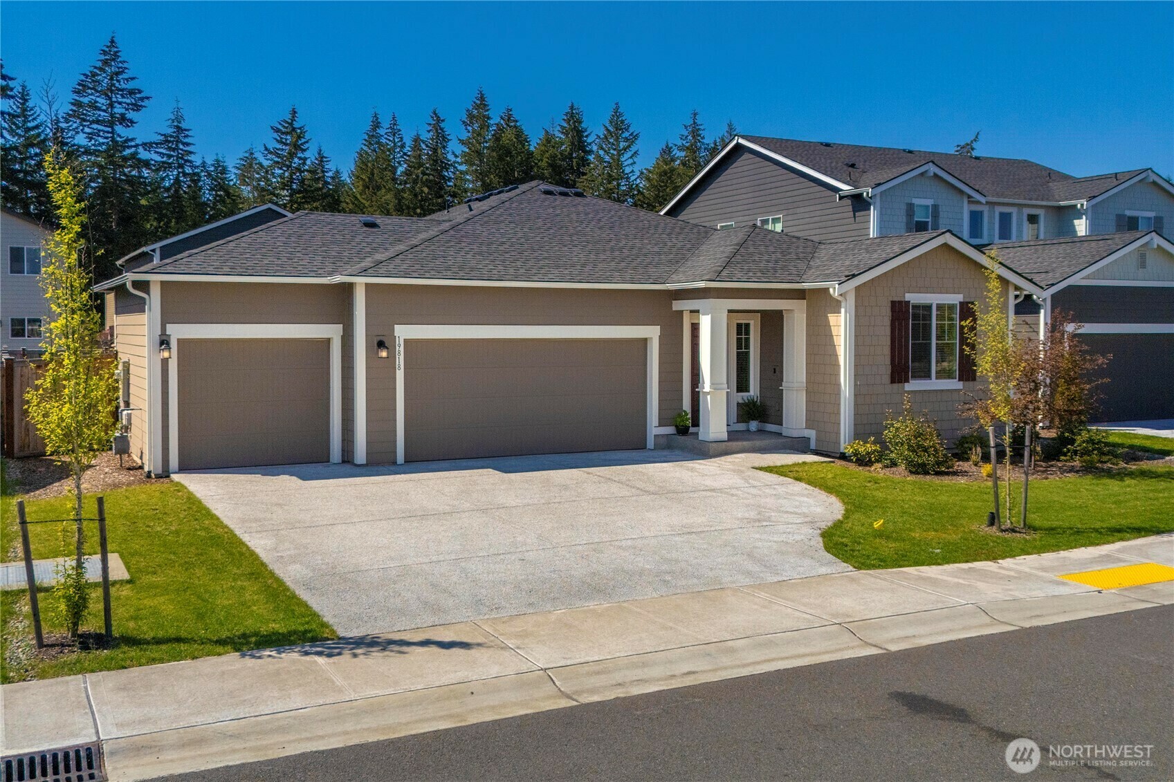 Property Photo: 19818 135th Avenue E WA 98338