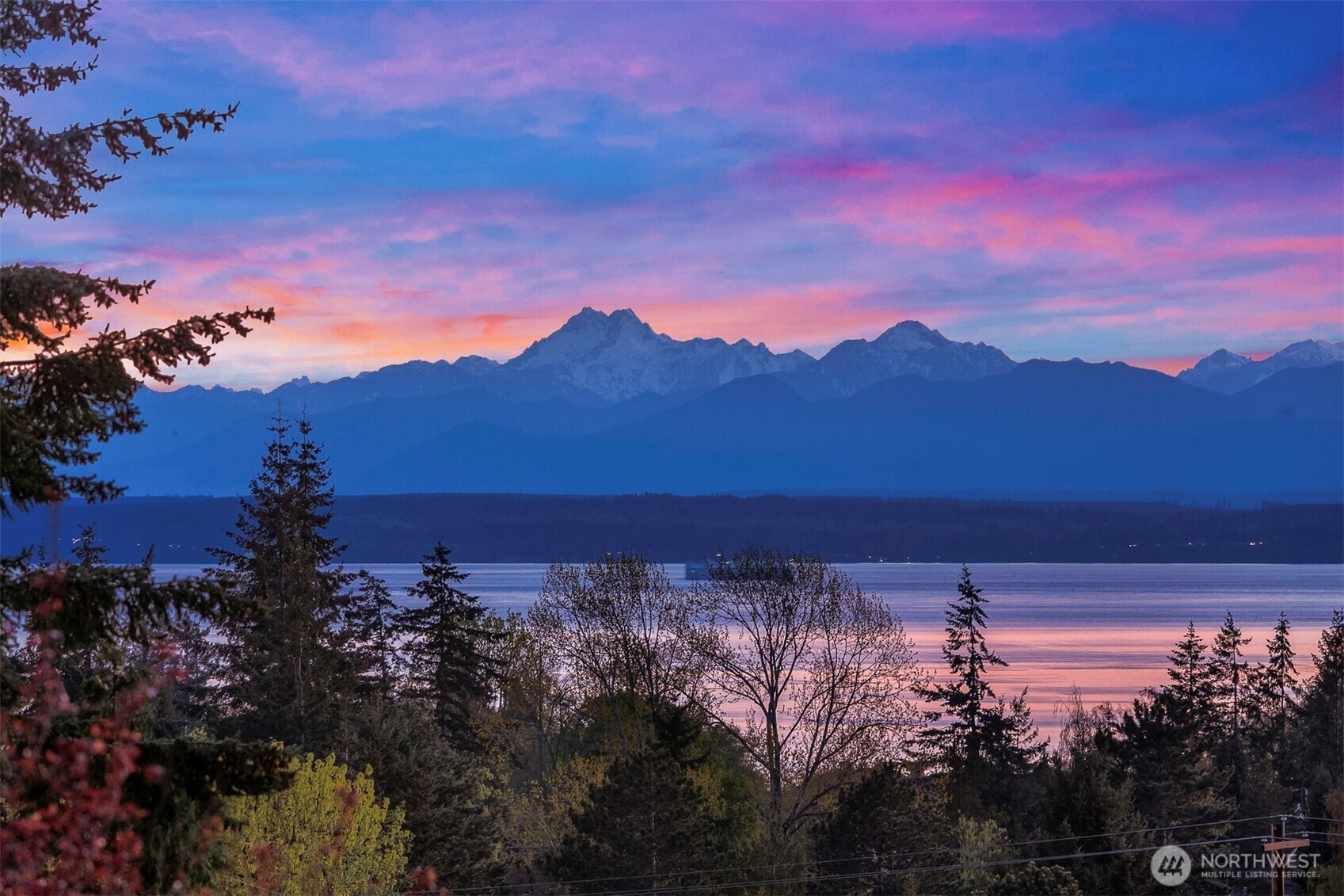 Property Photo:  4718  81st Place SW  WA 98275 
