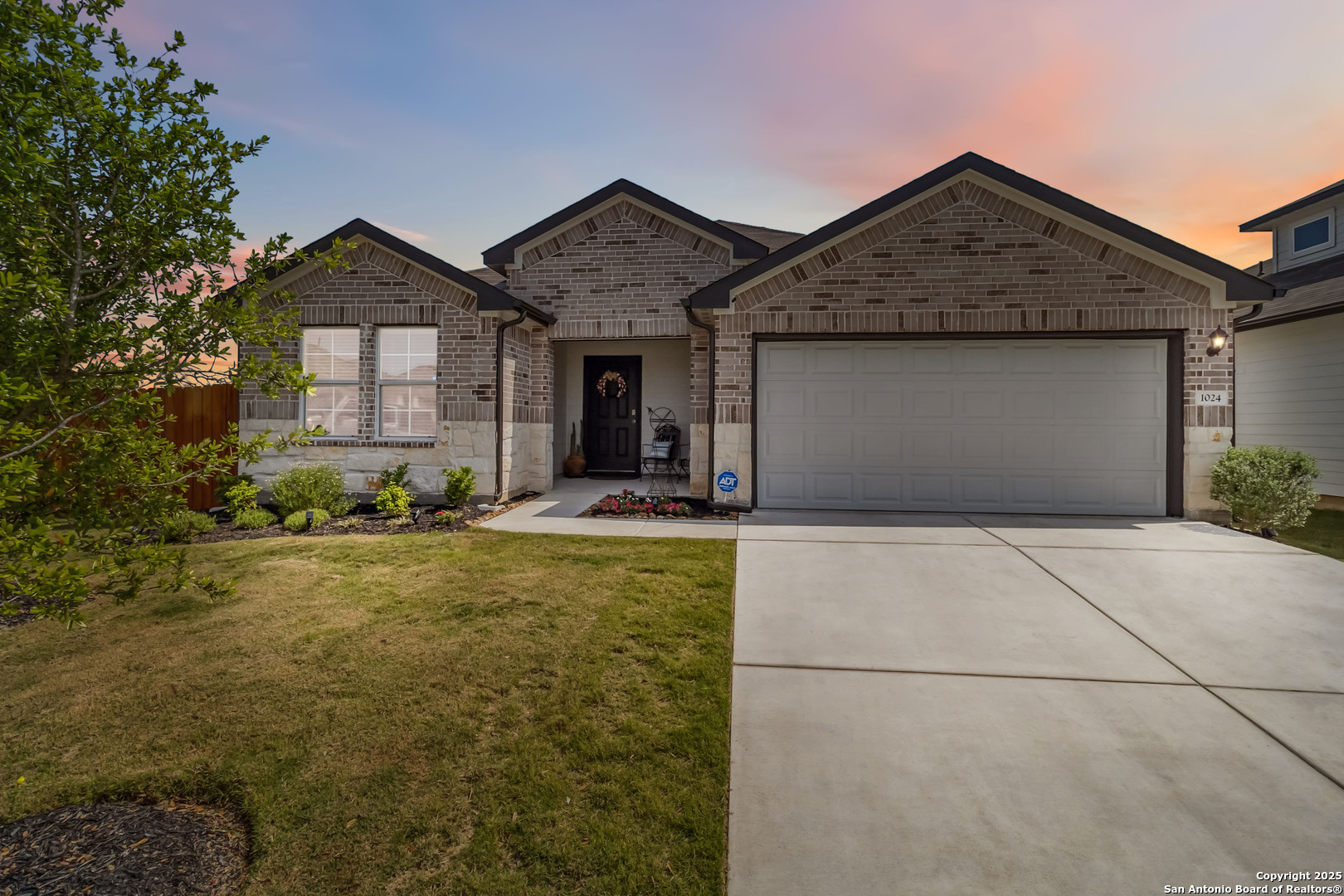 Property Photo: 1024 Peccary Pl TX 78155