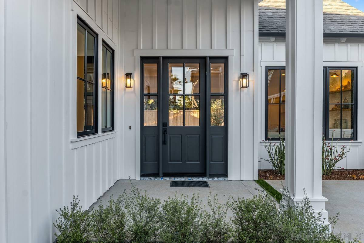 Property Photo: 804 Hygeia CA 92024