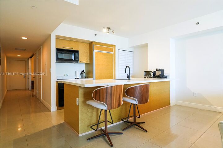 Property Photo:  1830 S Ocean Dr 2309  FL 33009 