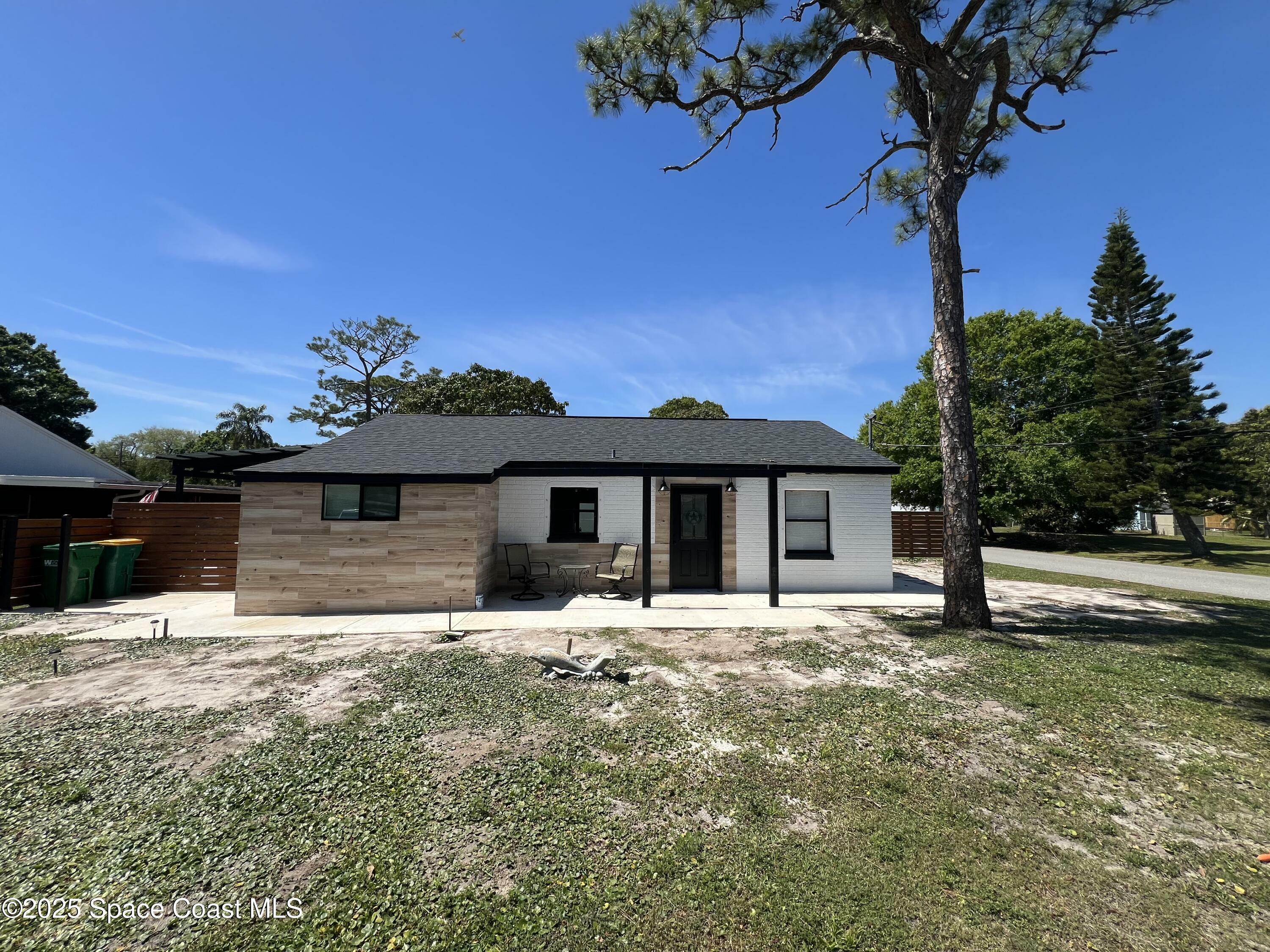Property Photo: 1279 Earl Drive FL 32952