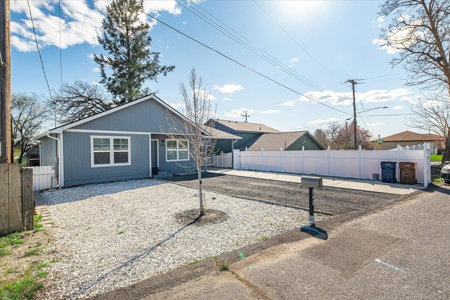 Property Photo: 525 W Cora Ave WA 99205