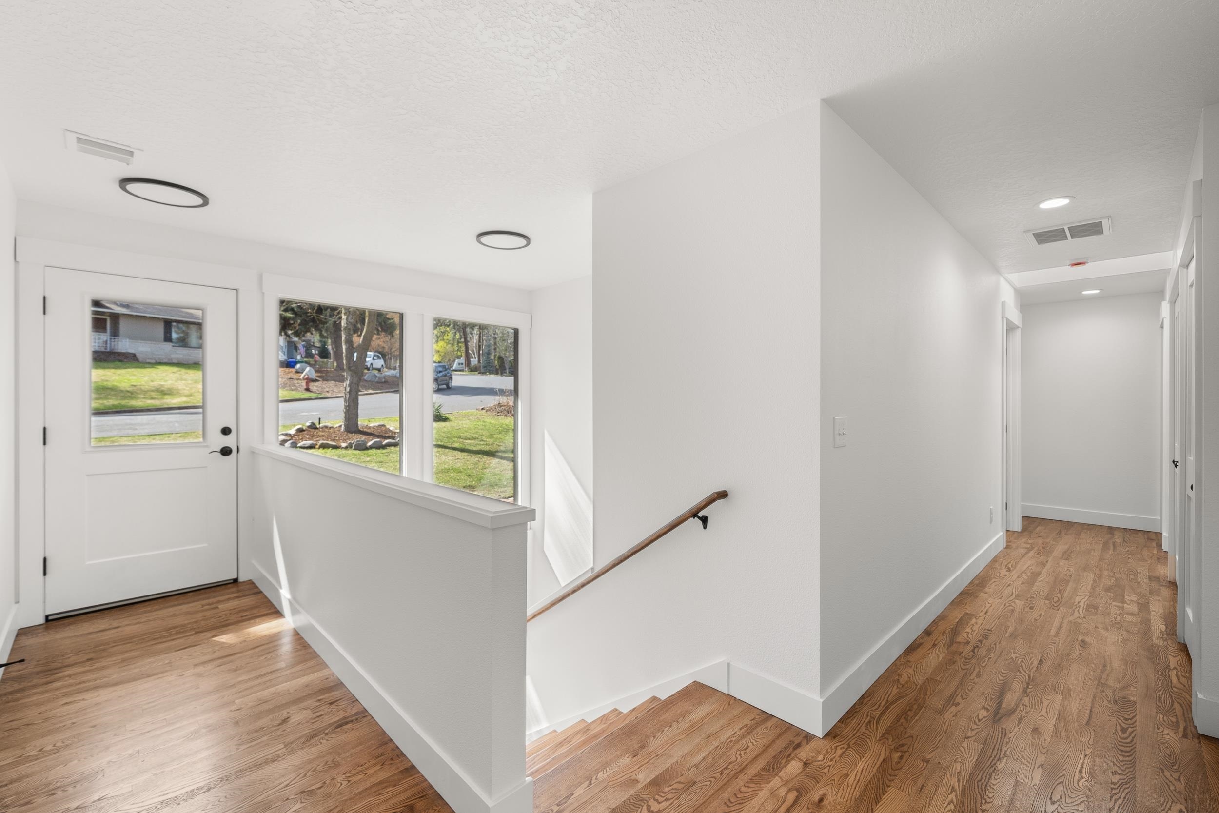 Property Photo: 10224 N Briar Cliff Dr WA 99218-2413