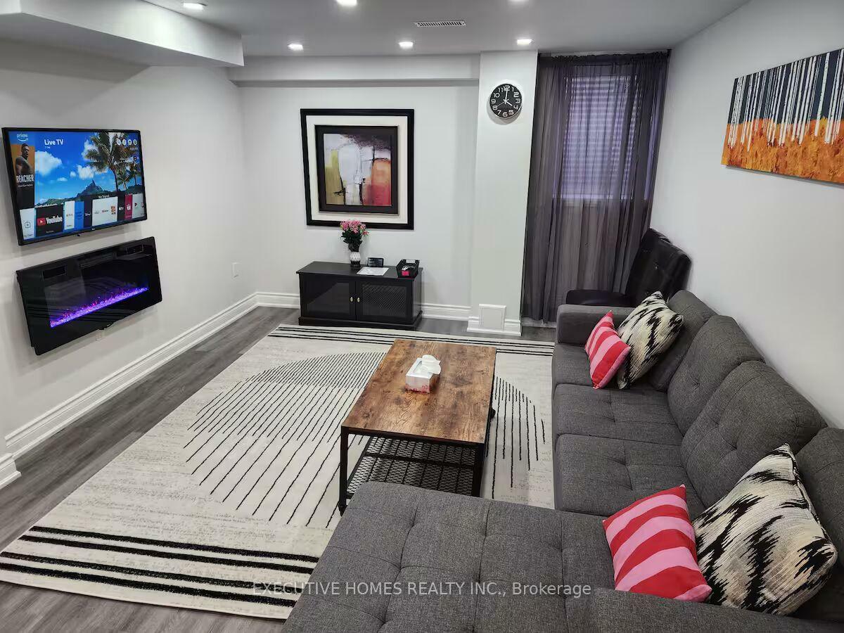 Property Photo: 977 Asleton Boulevard ON L9T 7K3