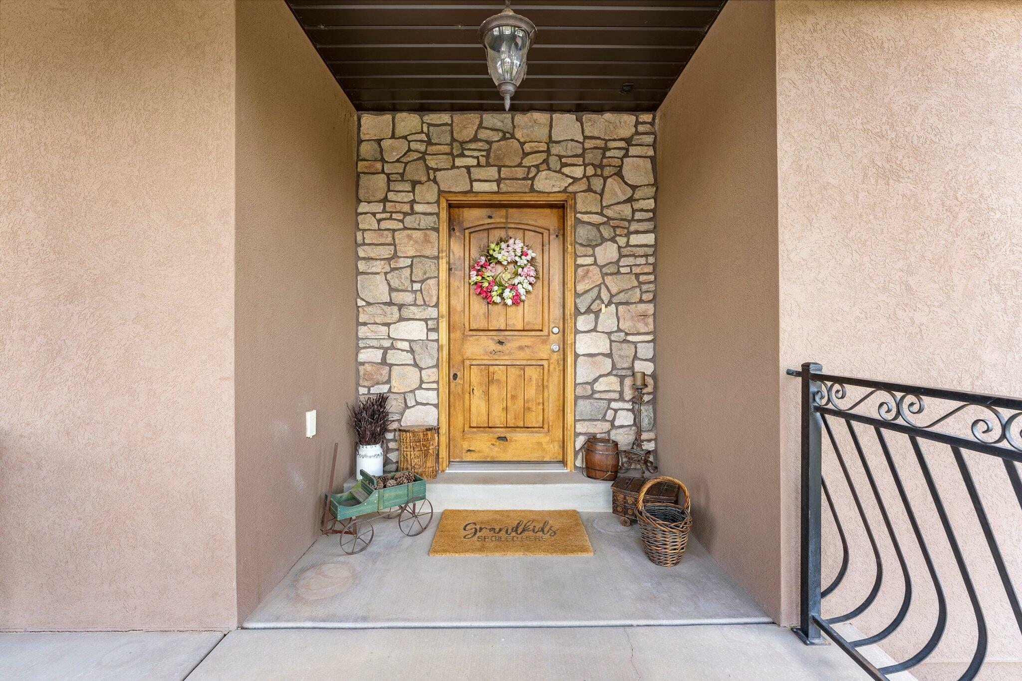 Property Photo: 852 S 800 E UT 84757