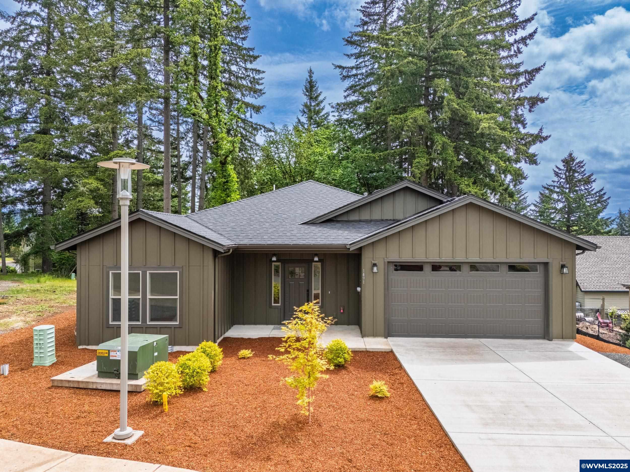 Property Photo: 1491 Strawberry Ridge OR 97386