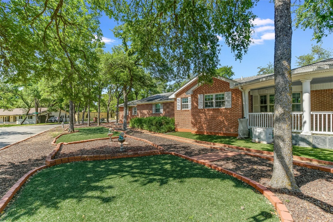 Property Photo:  11906 Arch Hill Drive  TX 78750 