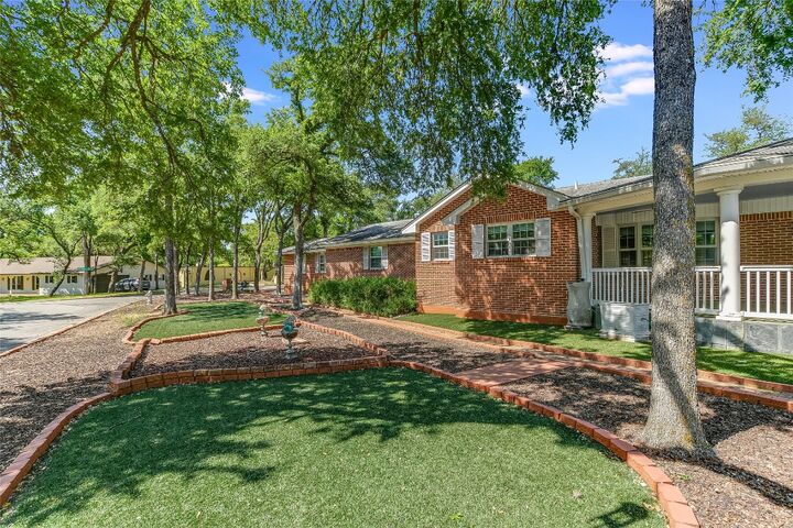 Property Photo: 11906 Arch Hill Drive TX 78750
