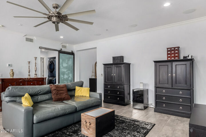 Property Photo:  706 E Washington Street 207  AZ 85034