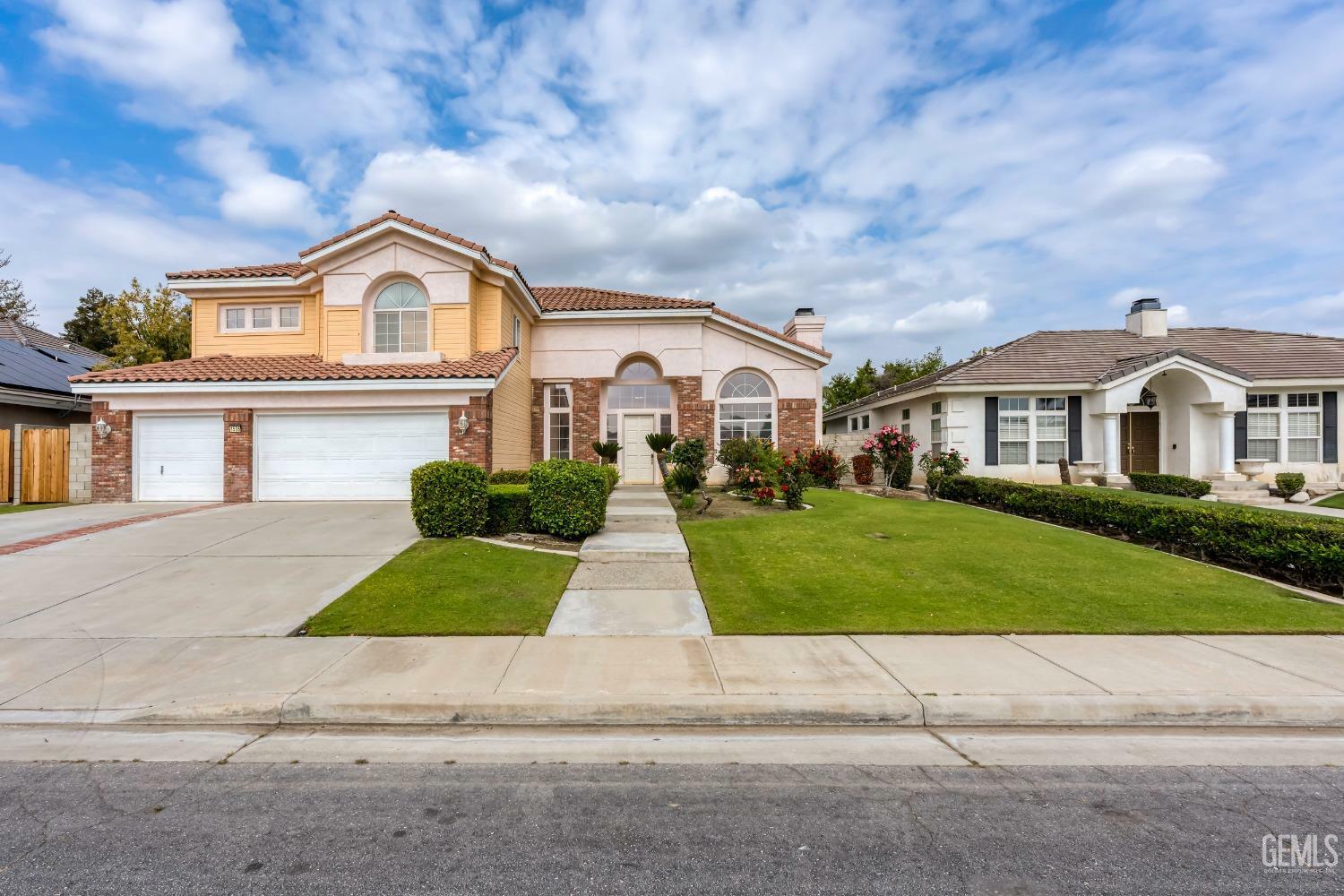 Property Photo: 1508 Fieldspring Drive CA 93311