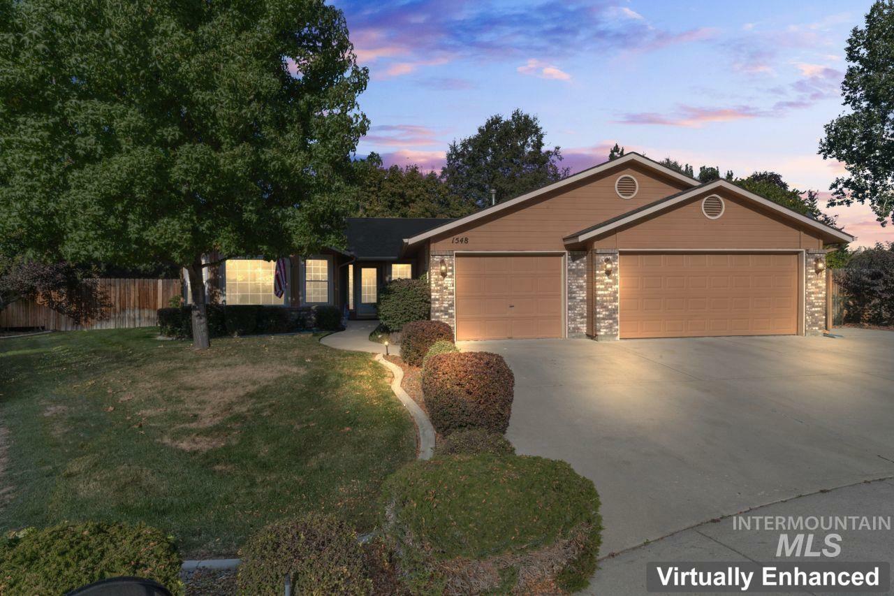 Property Photo: 1548 N Vineyards Ave ID 83642-1990