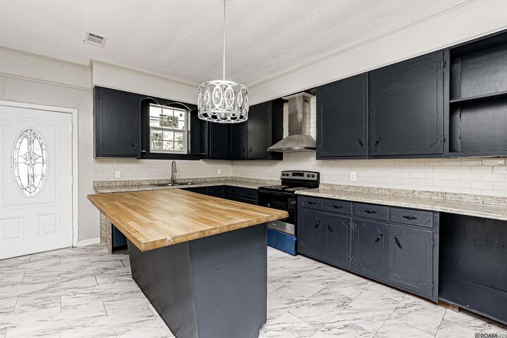 Property Photo:  760 N 29th St  LA 70802 