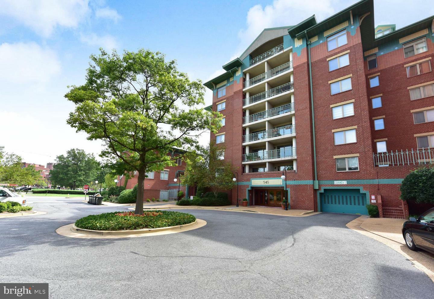 Property Photo: 505 E Braddock Road 706 VA 22314