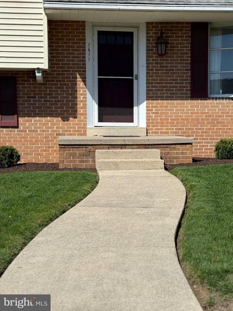 Property Photo: 1611 Whitfield Boulevard PA 19609