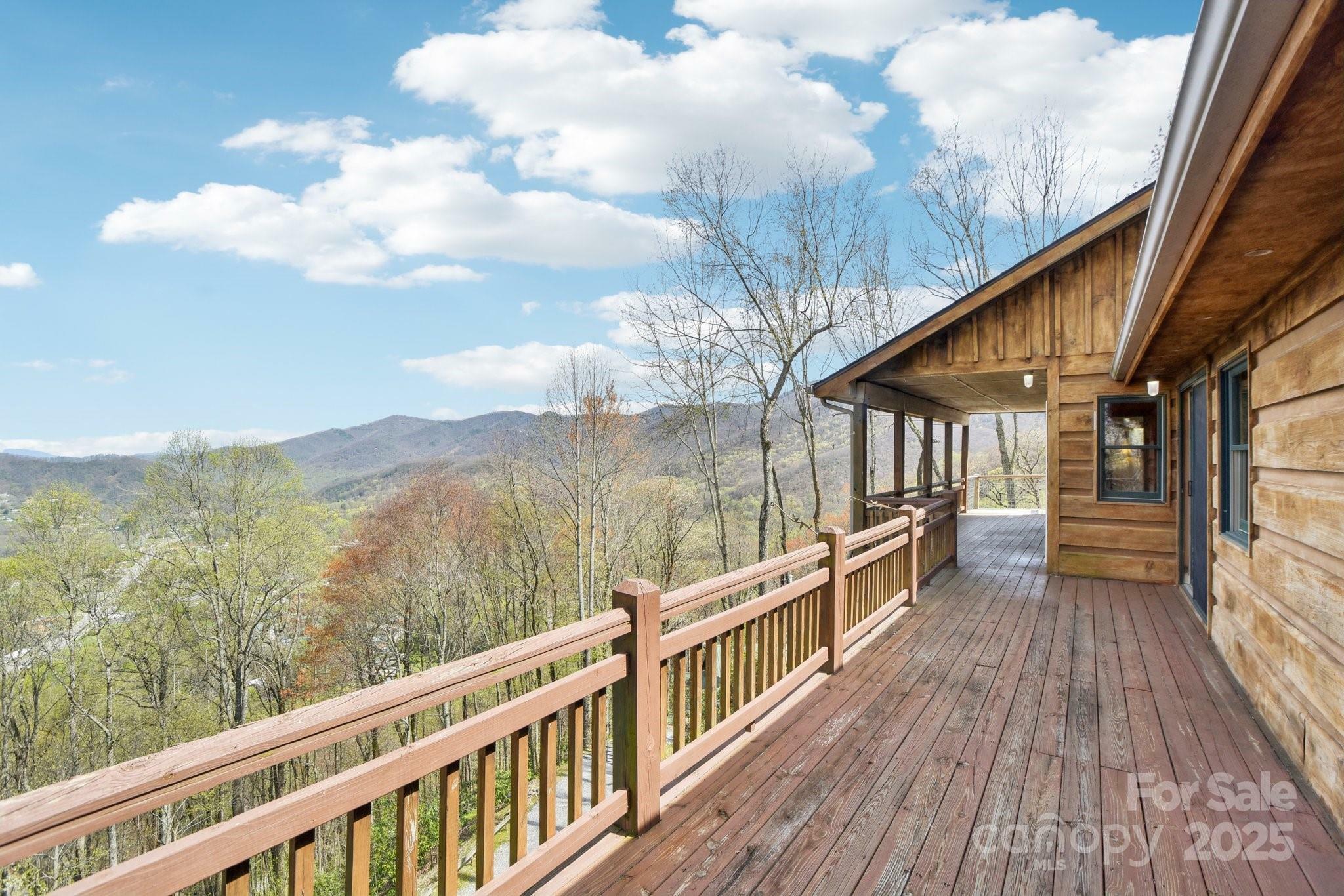 Property Photo: 1426 Setzer Cove Road NC 28751