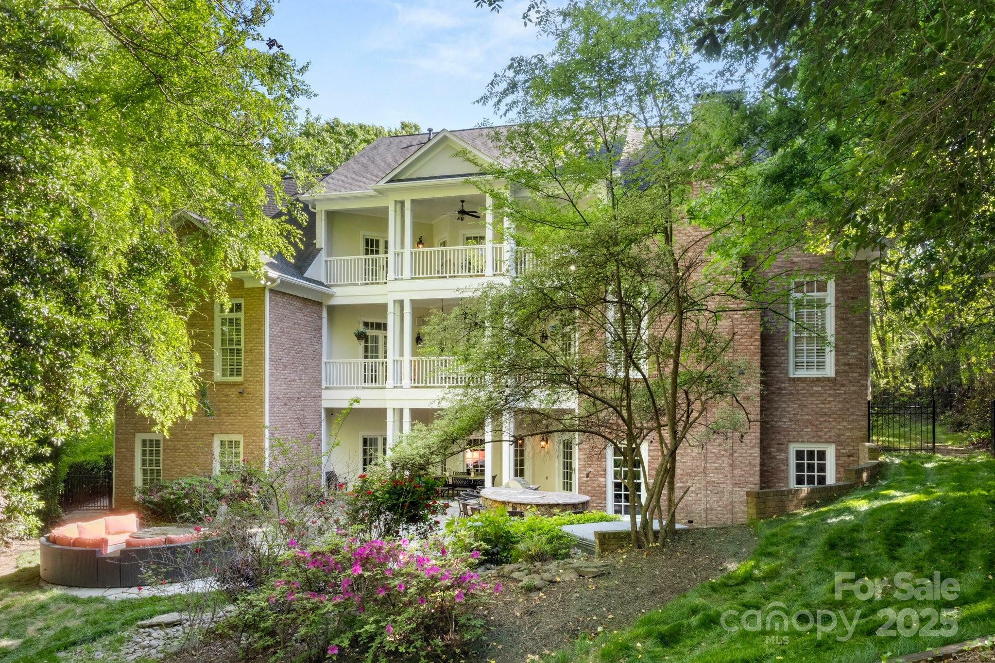 Property Photo: 3819 Gleneagles Road NC 28210