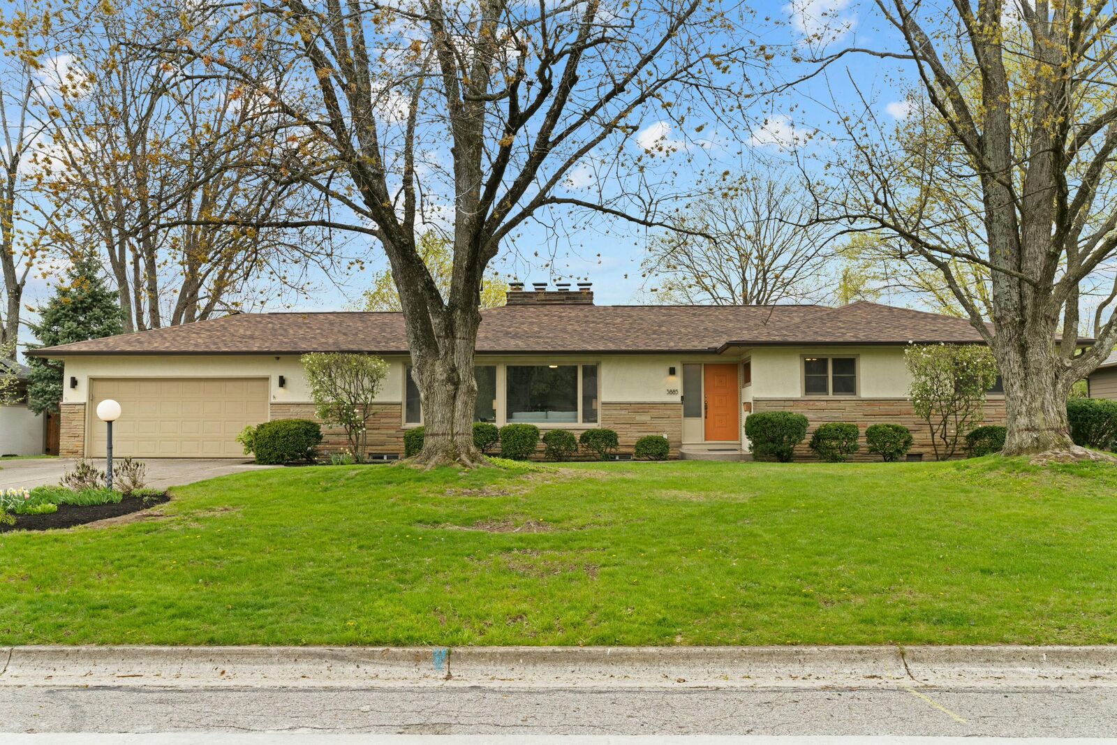 Property Photo:  3885 Overdale Drive  OH 43220 