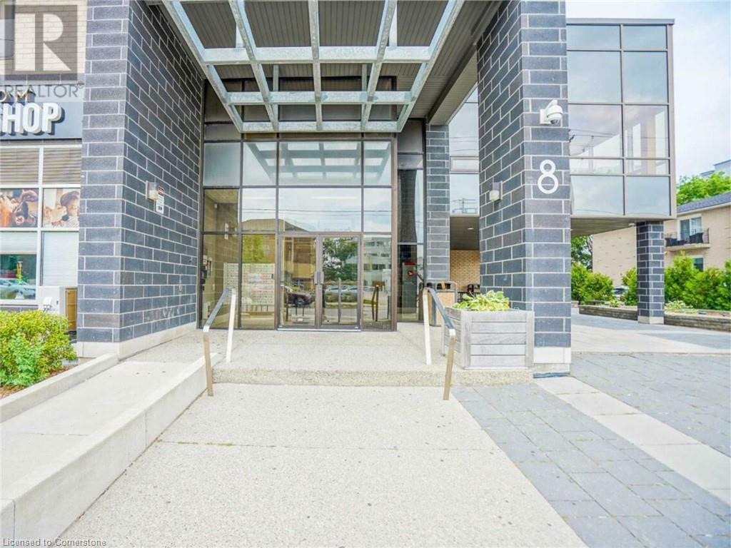 Property Photo: 8 Hickory Street West 1105 ON N2L 3H6