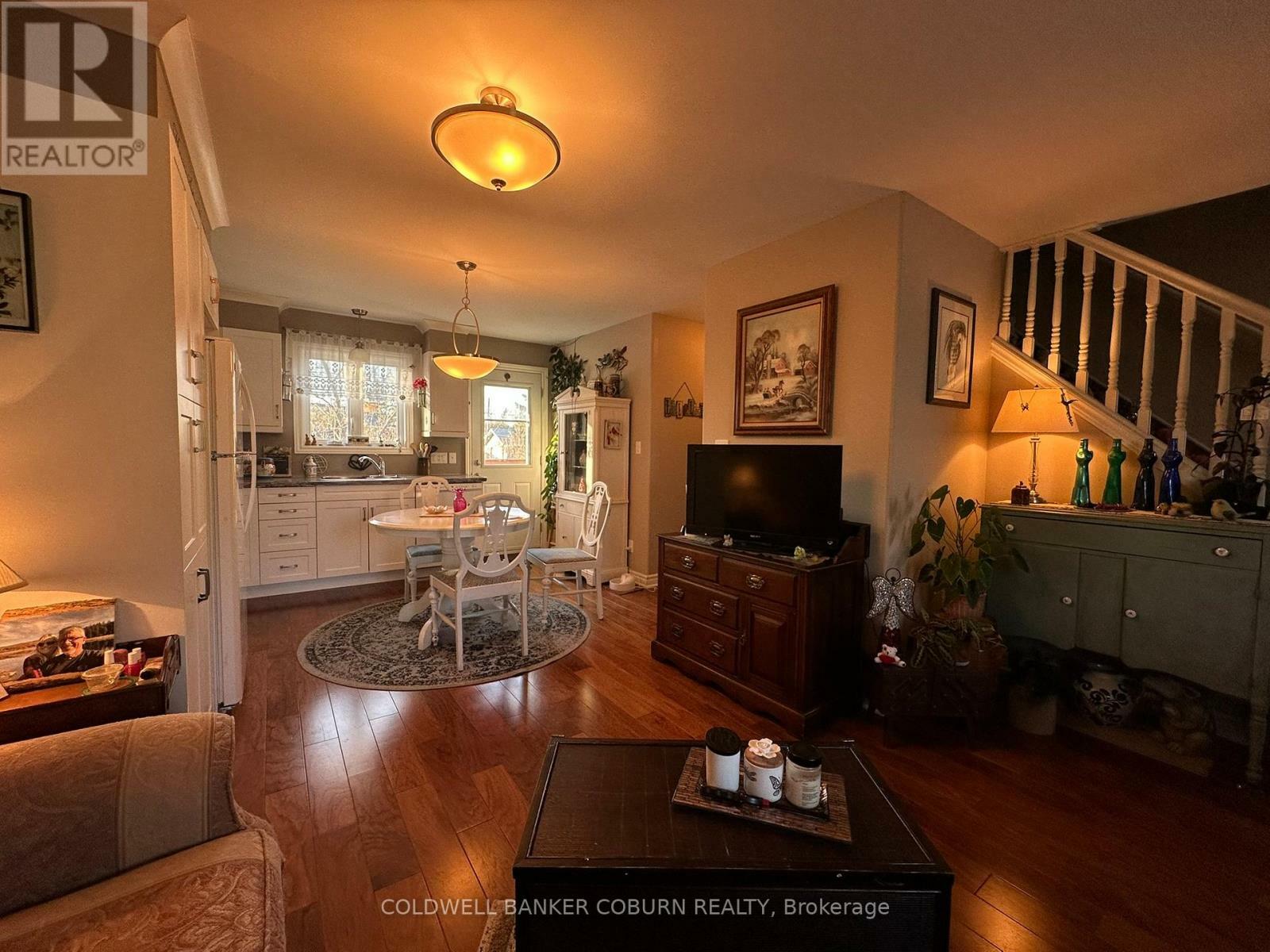 Property Photo: 3 Hilltop Crescent ON K0G 1J0