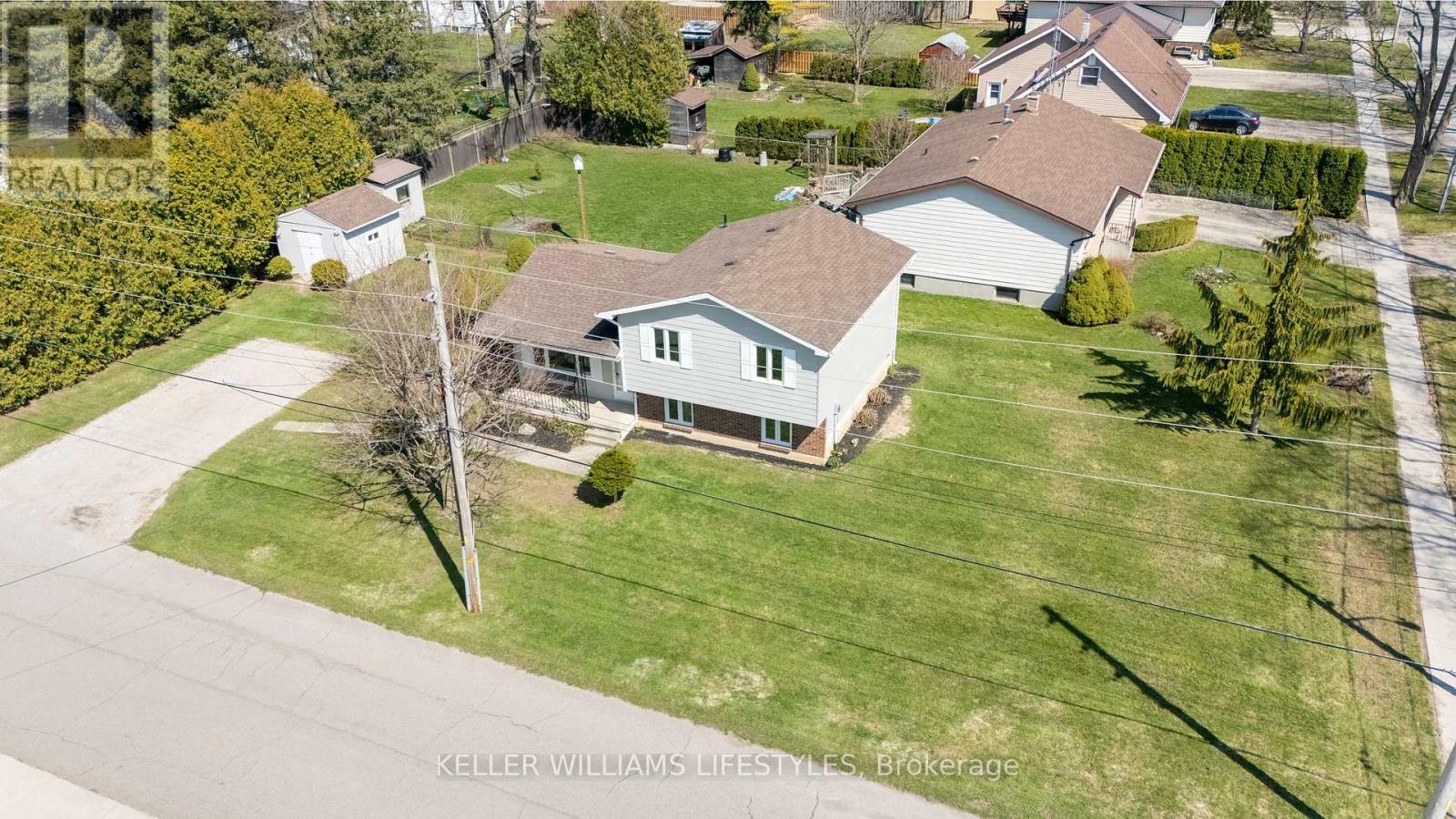 Property Photo: 262 Delaware Street ON N0M 2K0