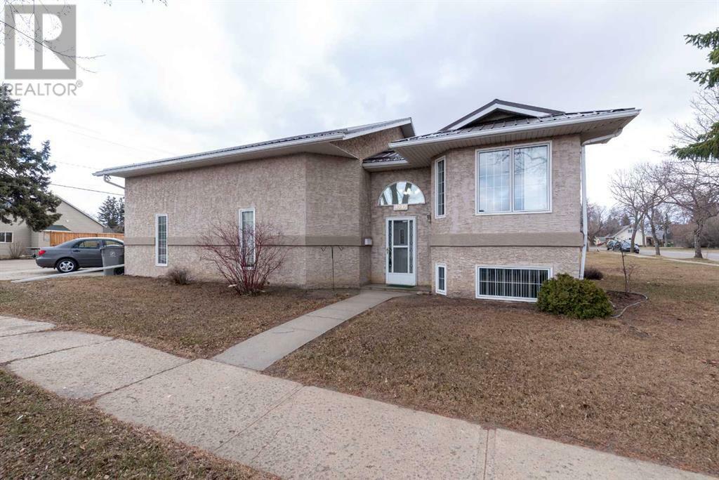 Property Photo: 4217 49 Avenue SK S9V 0B3