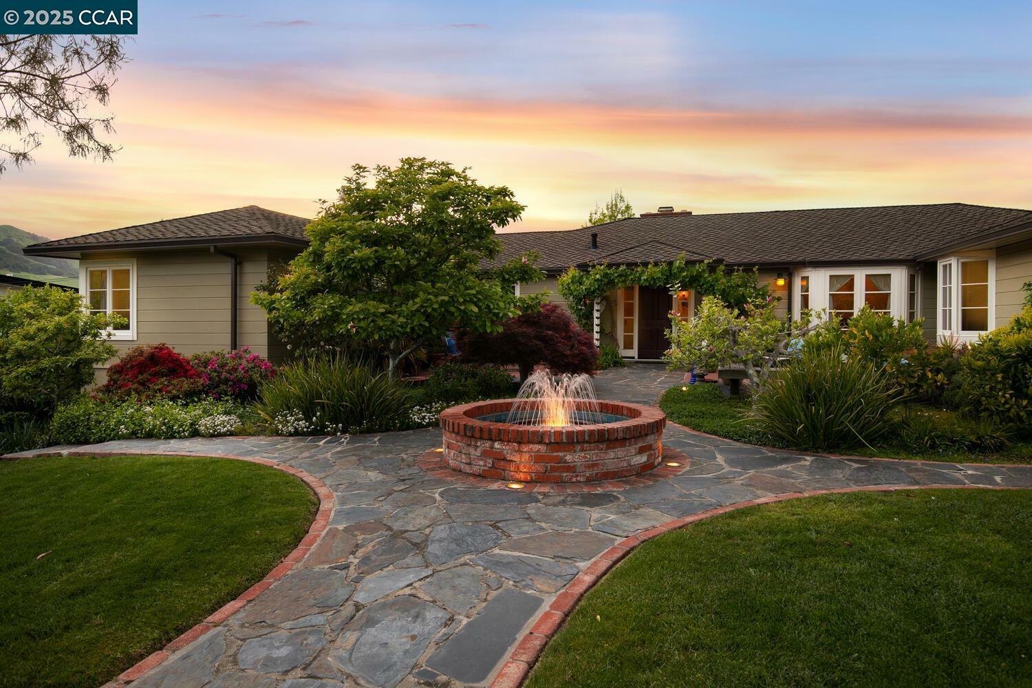 35 Overhill Rd  Orinda CA 94563 photo