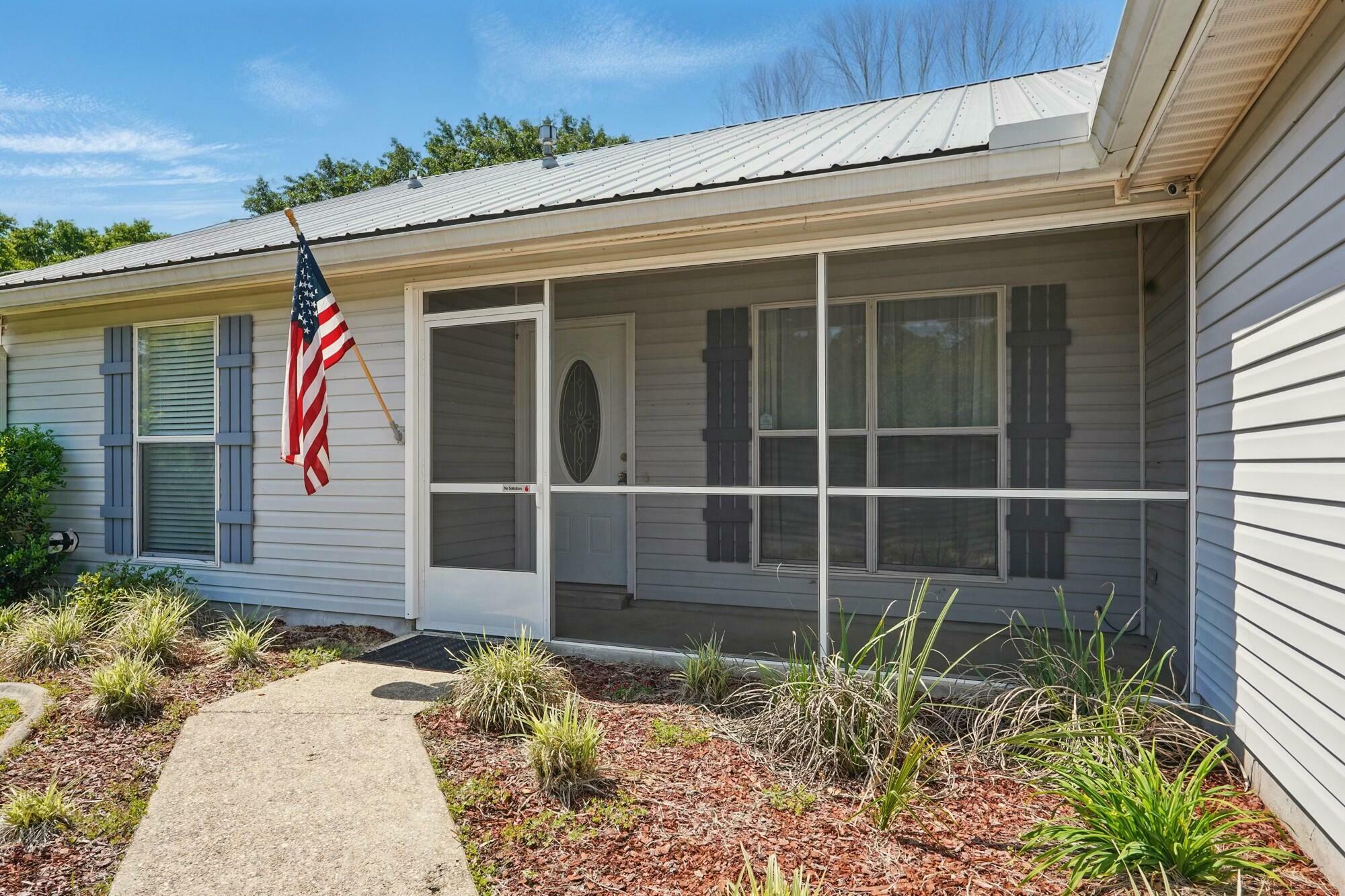 Property Photo: 2855 Penney Lane FL 32539