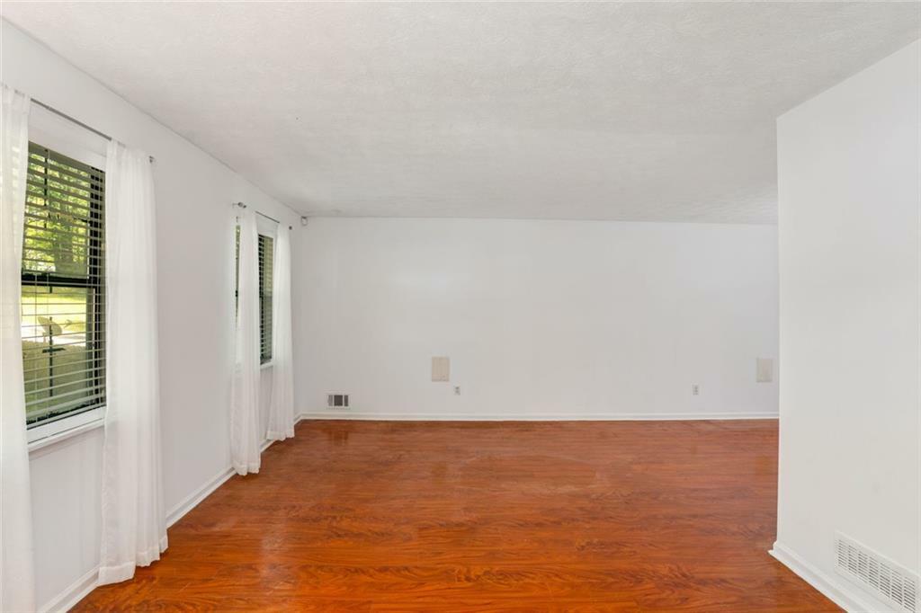 Property Photo: 484 Aberdeen Drive GA 30083