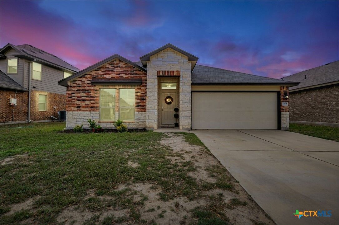 Property Photo: 850 Hobby Road TX 76522