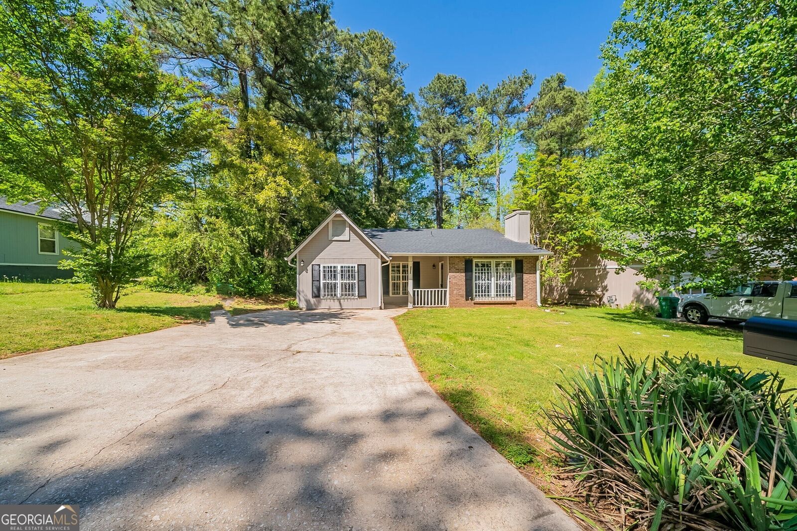 Property Photo:  5500 Marbut Forest Way  GA 30058