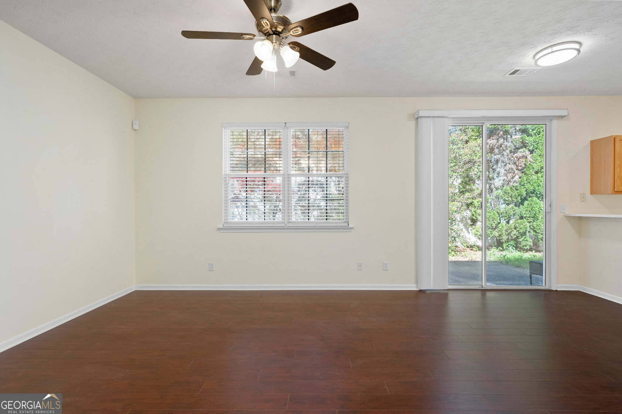 Property Photo: 548 W Oaks Drive GA 30188