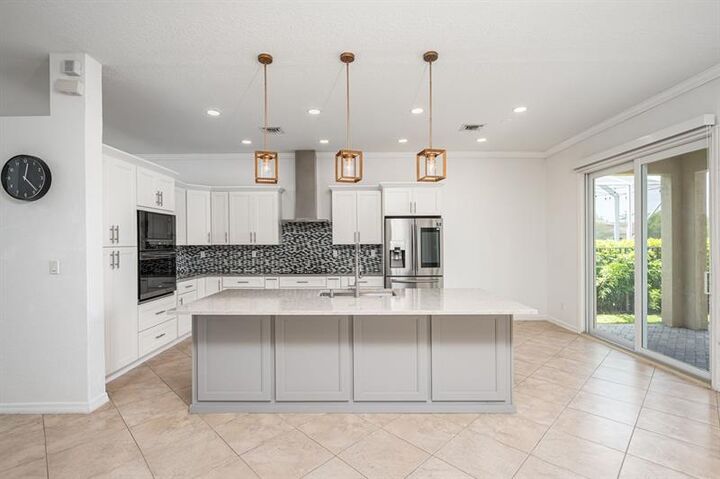 Property Photo:  4435 E Whitewater Ave  FL 33332 
