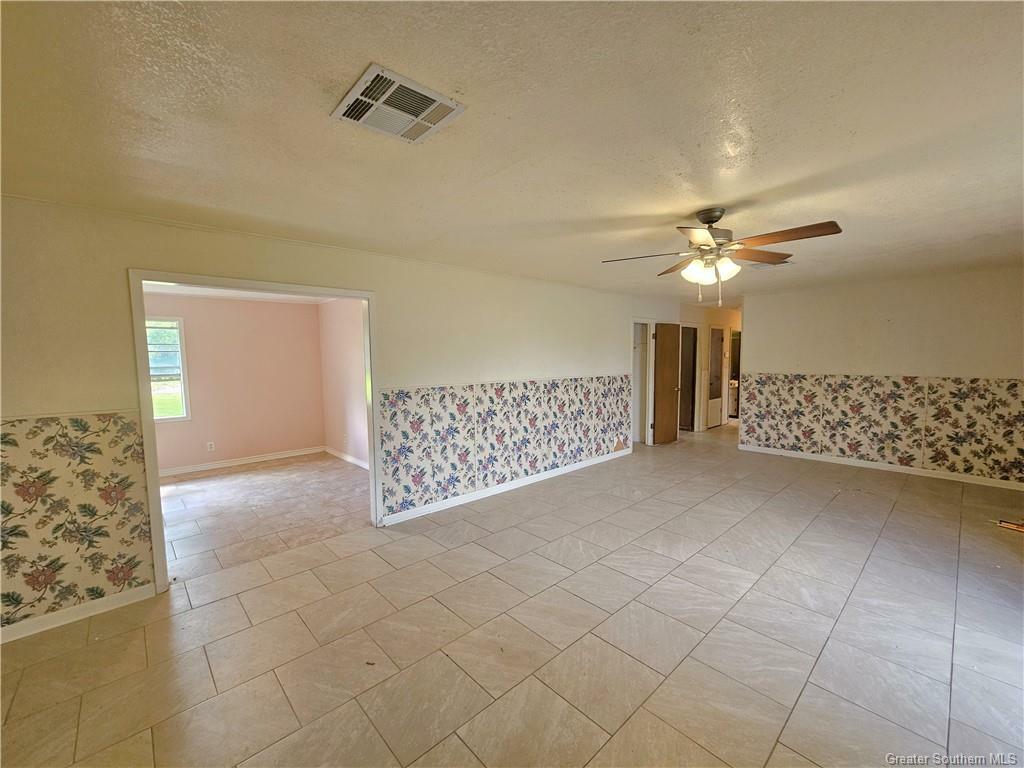 Property Photo: 203 S Storer Avenue LA 70647