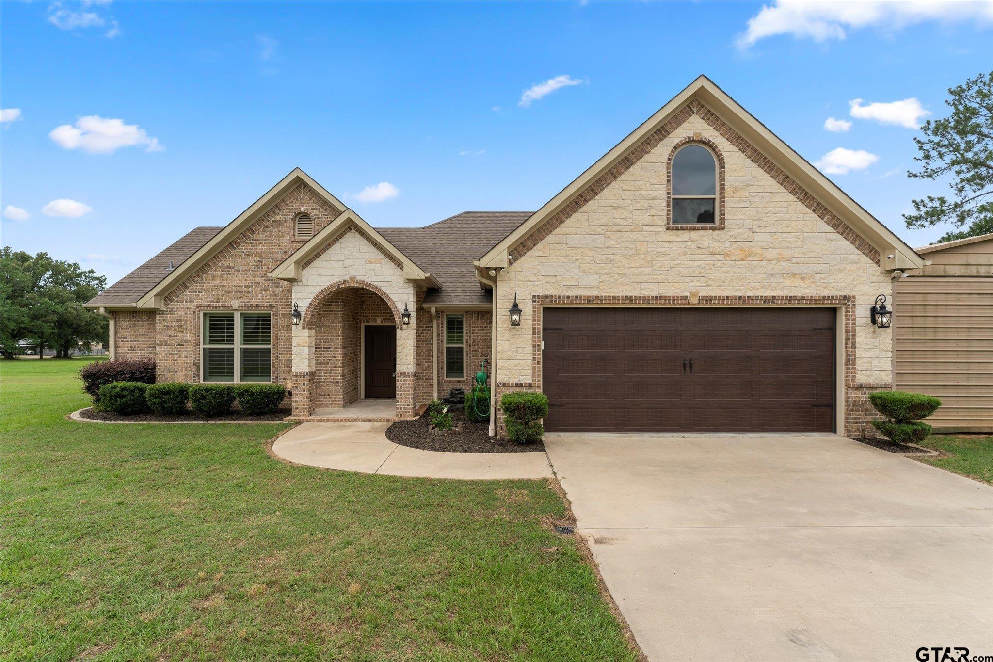 Property Photo: 310 Rosewood St TX 75455