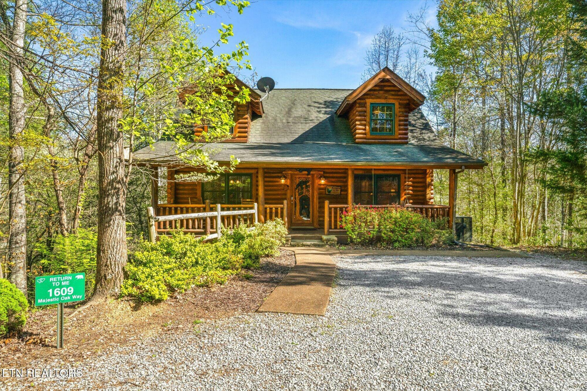 Property Photo: 1609 Majestic Oak Way TN 37862