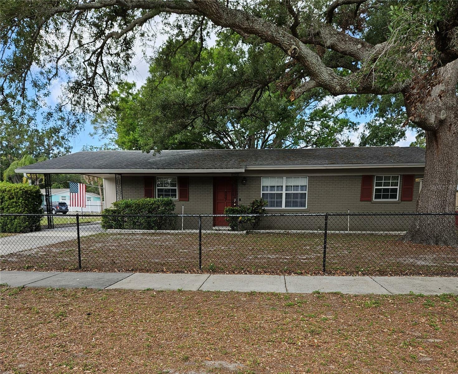 Property Photo: 9402 N Newport Avenue FL 33612