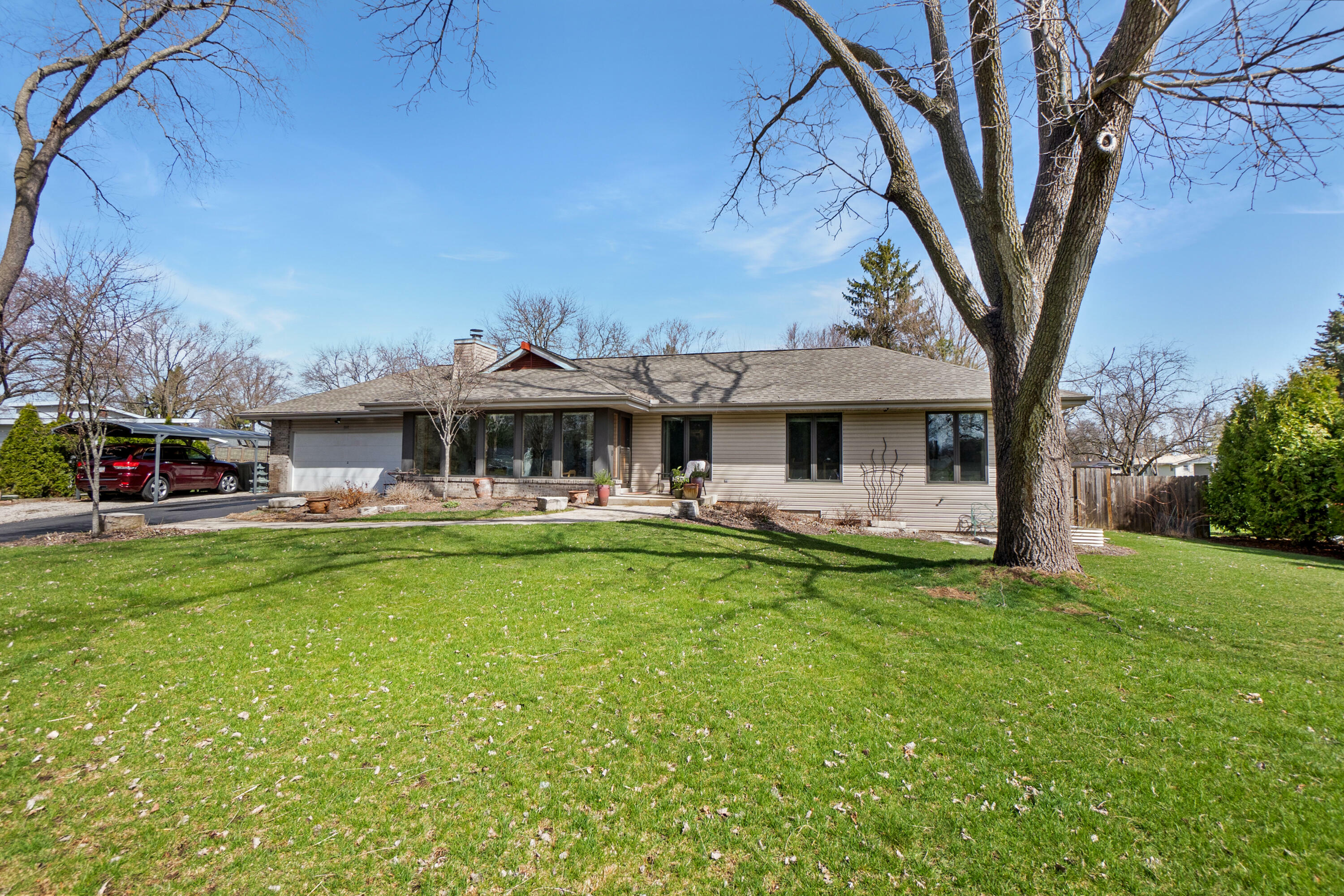 Property Photo: 668 Poppy St WI 53066