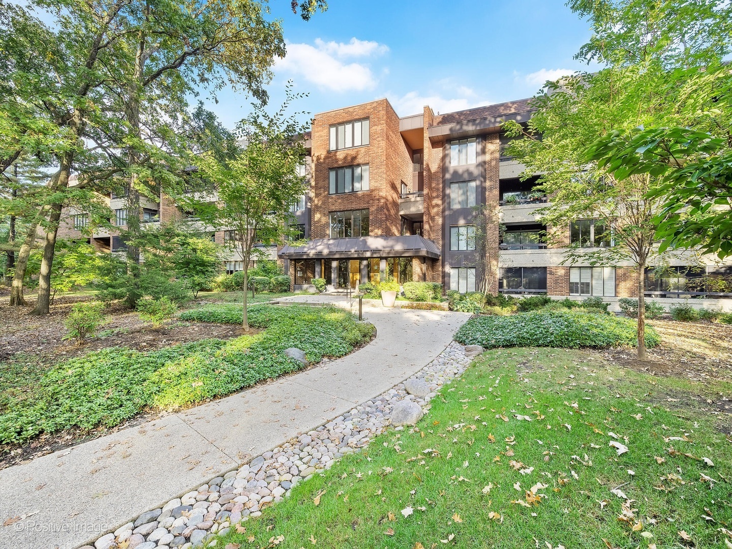 Property Photo: 1401 Burr Oak Road 114B IL 60521