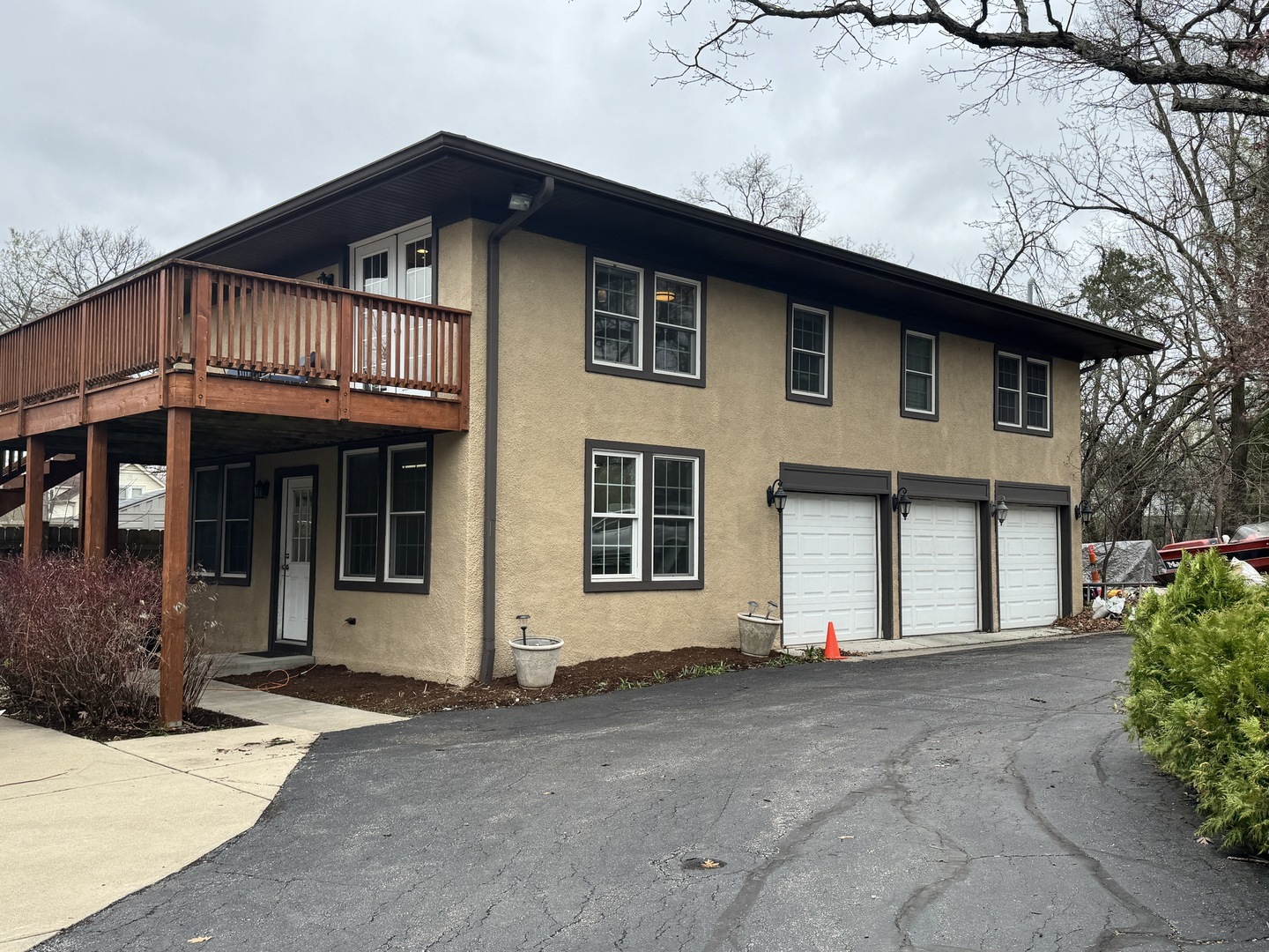Property Photo: 1046 N Hainesville Road IL 60073