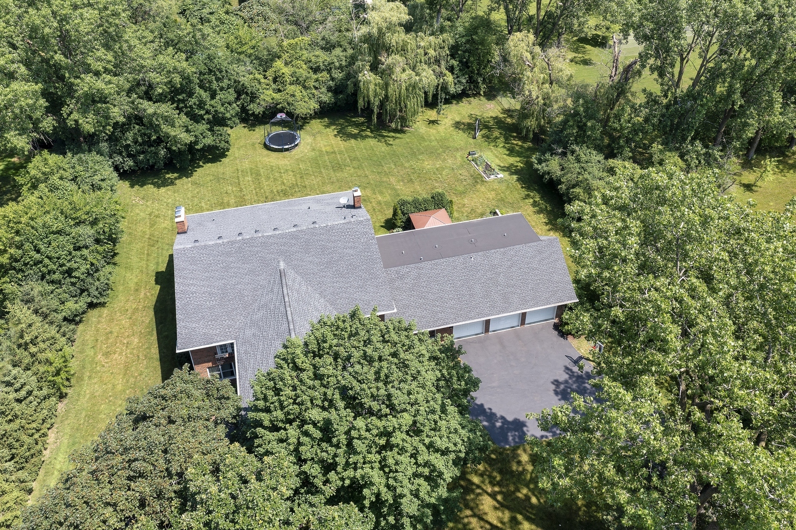 Property Photo: 2051 Churchill Lane IL 60035