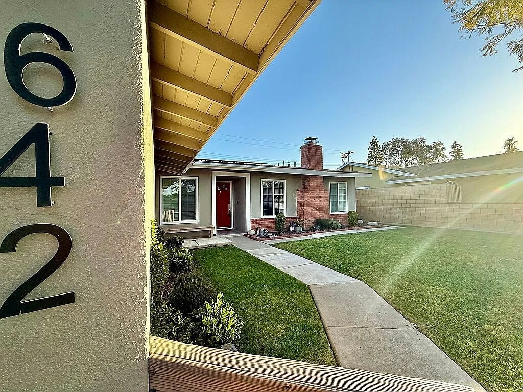 642 W Wilson Street  Costa Mesa CA 92627 photo